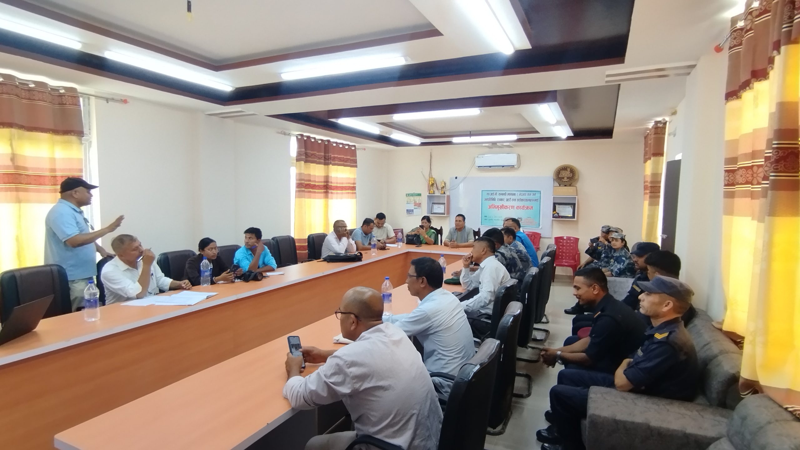 पुनर्वासमा एचआईभी सम्बन्धी लाञ्छना र भेदभाव अन्त्य गर्न अभिमुखीकरण,  नेपालमा ३ हजारभन्दा बढी एचआईभी संक्रमित उपचार गर्दै । 